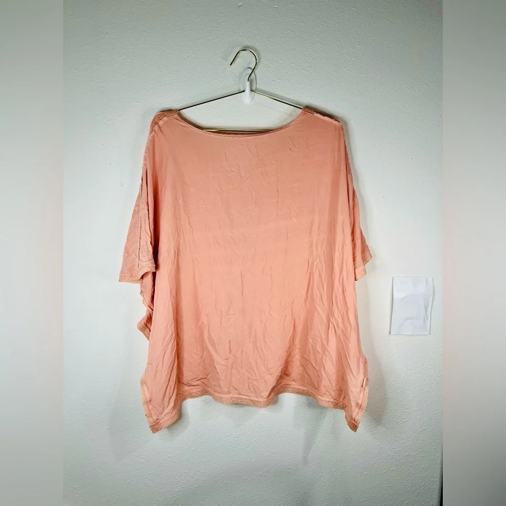 Boho Women’s Peach V-Neck Tunic Top One Size Lightweight Lace Trim 26” - Picture 4 of 6